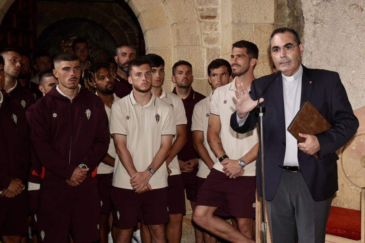 El Sporting de Gijón visita a la Santina. El Sporting de Gijón visita a la Santina.