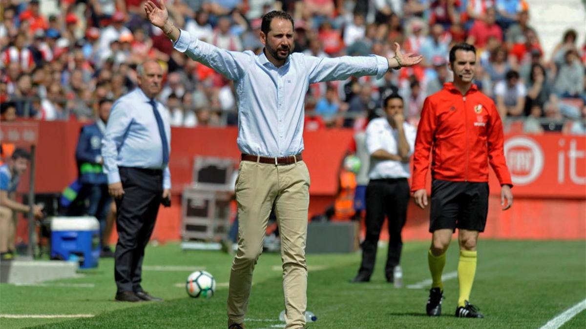 Machín sigue meditando si quedarse en el Girona o no