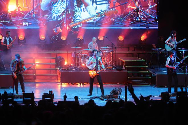 La Axerquía vibra con el rock de Viva Suecia y Sexy Zebras