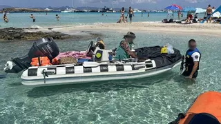 Multa de 1.600 euros por vender bebidas alcohólicas en una playa de Formentera