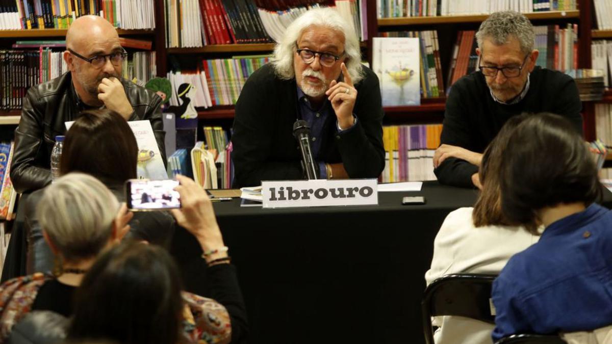 Un momento de la presentación del libro.  | // JOSÉ LORES