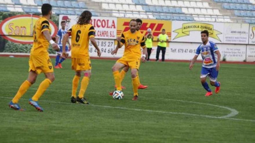 Futbol. La Hoya-UCAM (0-0)