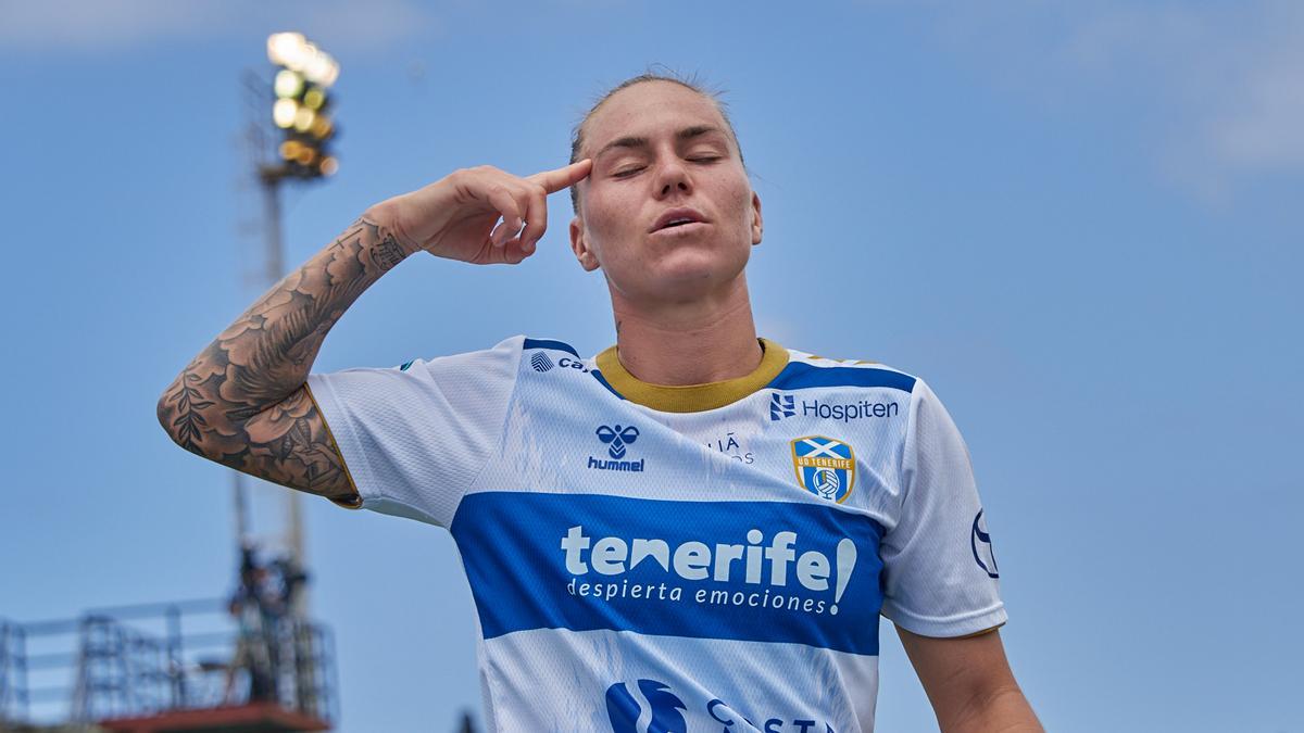 Blom celebrando su último gol ante el Betis en el Municipal de Adeje