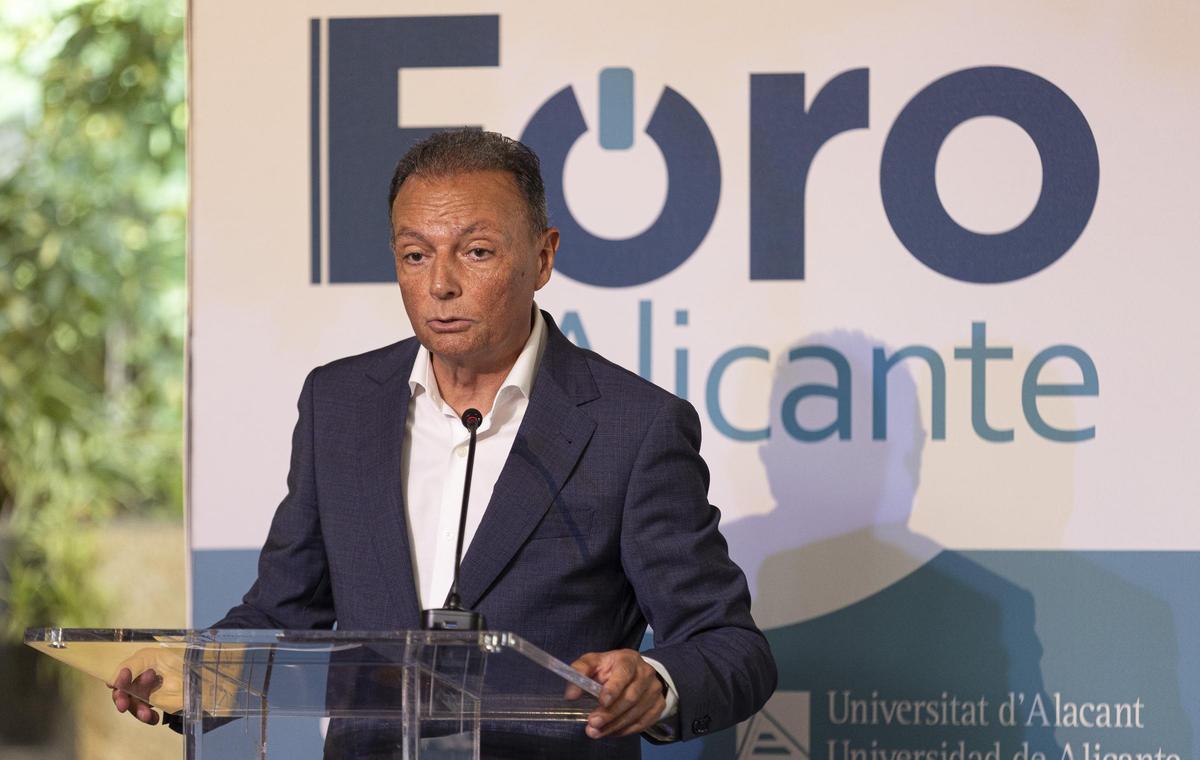 El presidente de la CEV, Salvador Navarro.