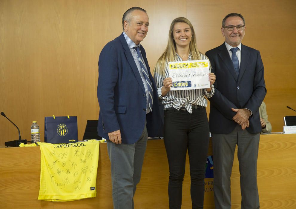 Entrega de las becas Endavant Formació del Villarreal CF