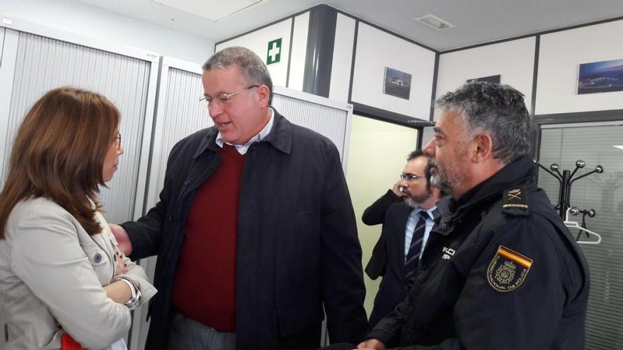 Francisco Bernabé, esta mañana, junto a la alcaldesa de Cartagena.