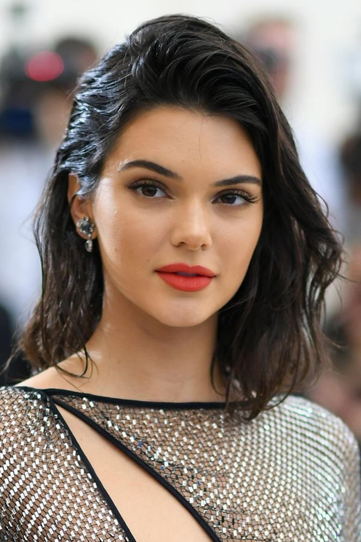 10 peinados de fiesta con el pelo corto: Kendall Jenner