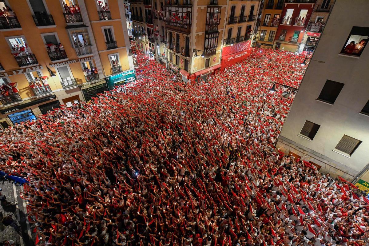 Pamplona se despide de los sanfermines con el Pobre de mí