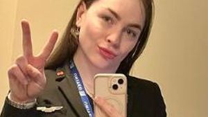 L’hostessa de vol trans Kayleigh Scott es treu la vida després d’anunciar-ho a les xarxes