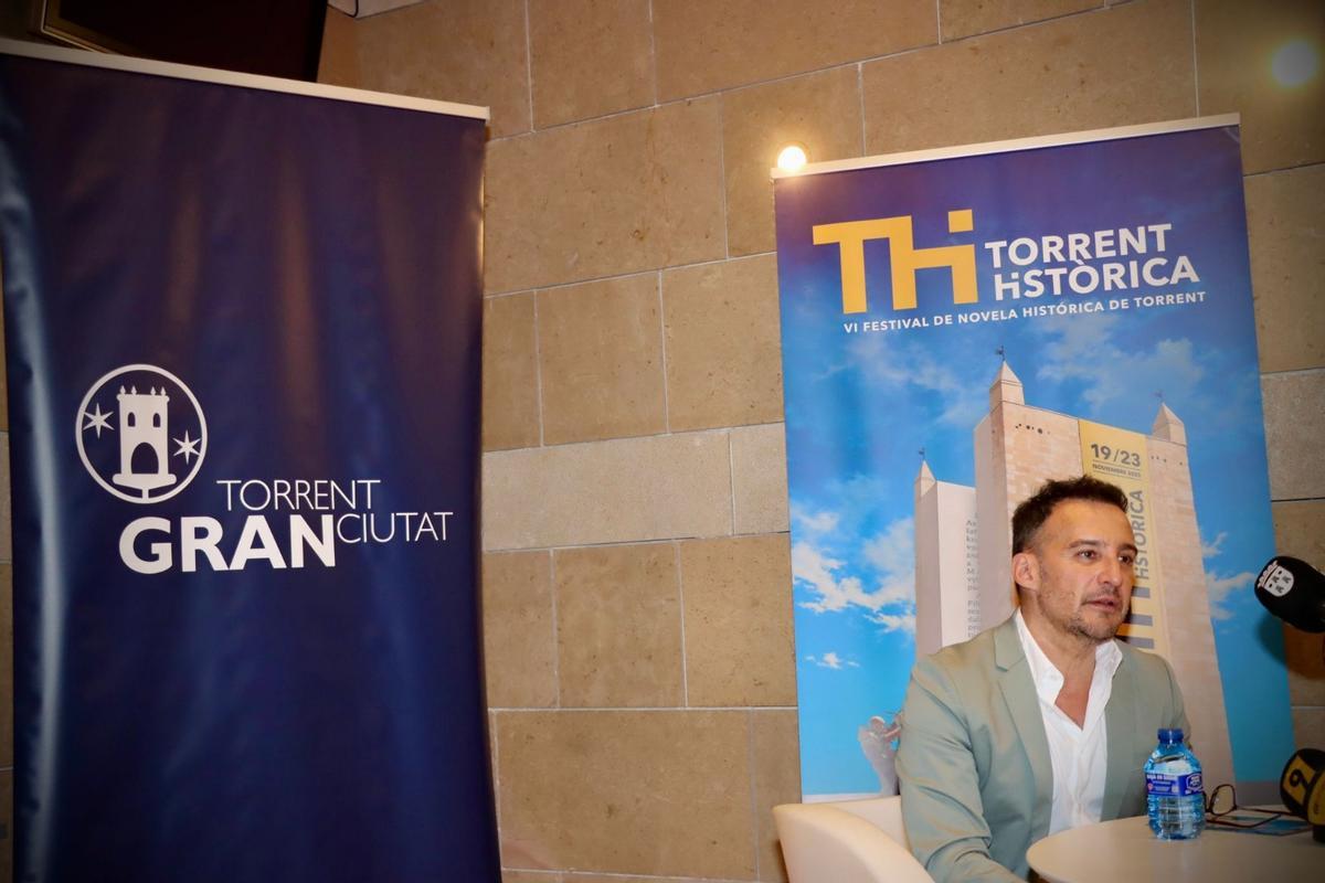 Amenábar y su encuentro con la prensa previa entrega del premio.