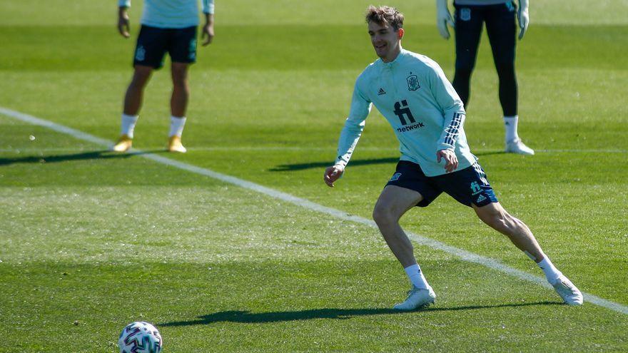 Diego Llorente da negativo en un tercer test y se queda a un paso de la Eurocopa