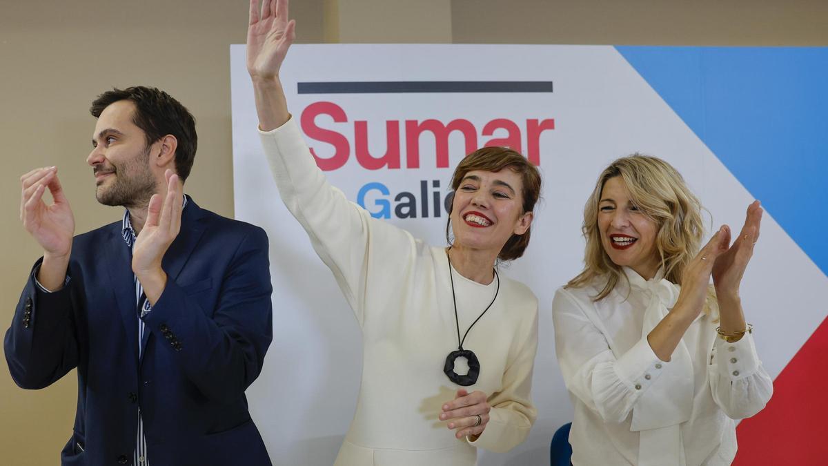 Paulo Carlos López, Marta Lois y Yolanda Díaz, en la presentación de Lois este miércoles como candidata de Sumar a las eleeciones gallegas.