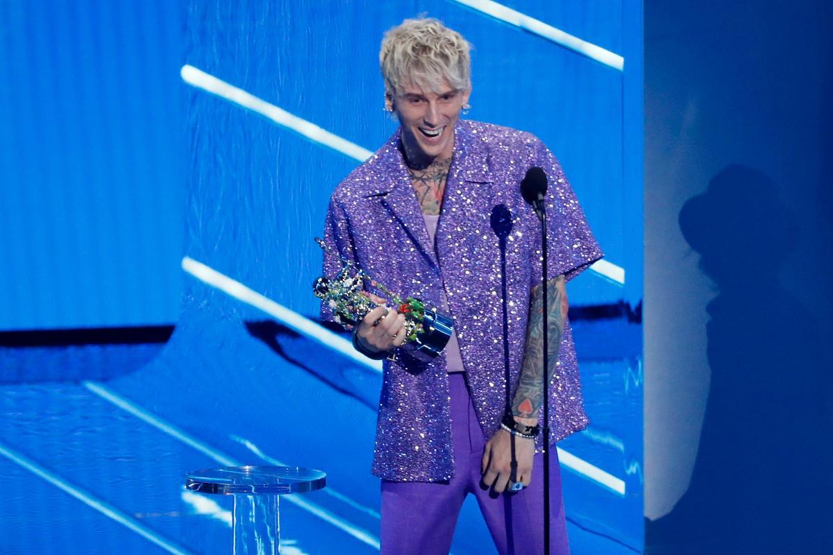 Machine Gun Kelly, premiado en la gala de los MTV.