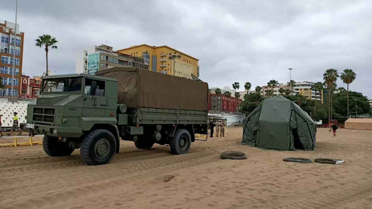 Jaleo en Las Alcaravaneras: "Ha tenido que venir un Borbón para que arreglen la playa"