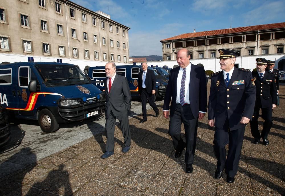 Visita del director general de la Policía a las instalaciones de Buenavista.