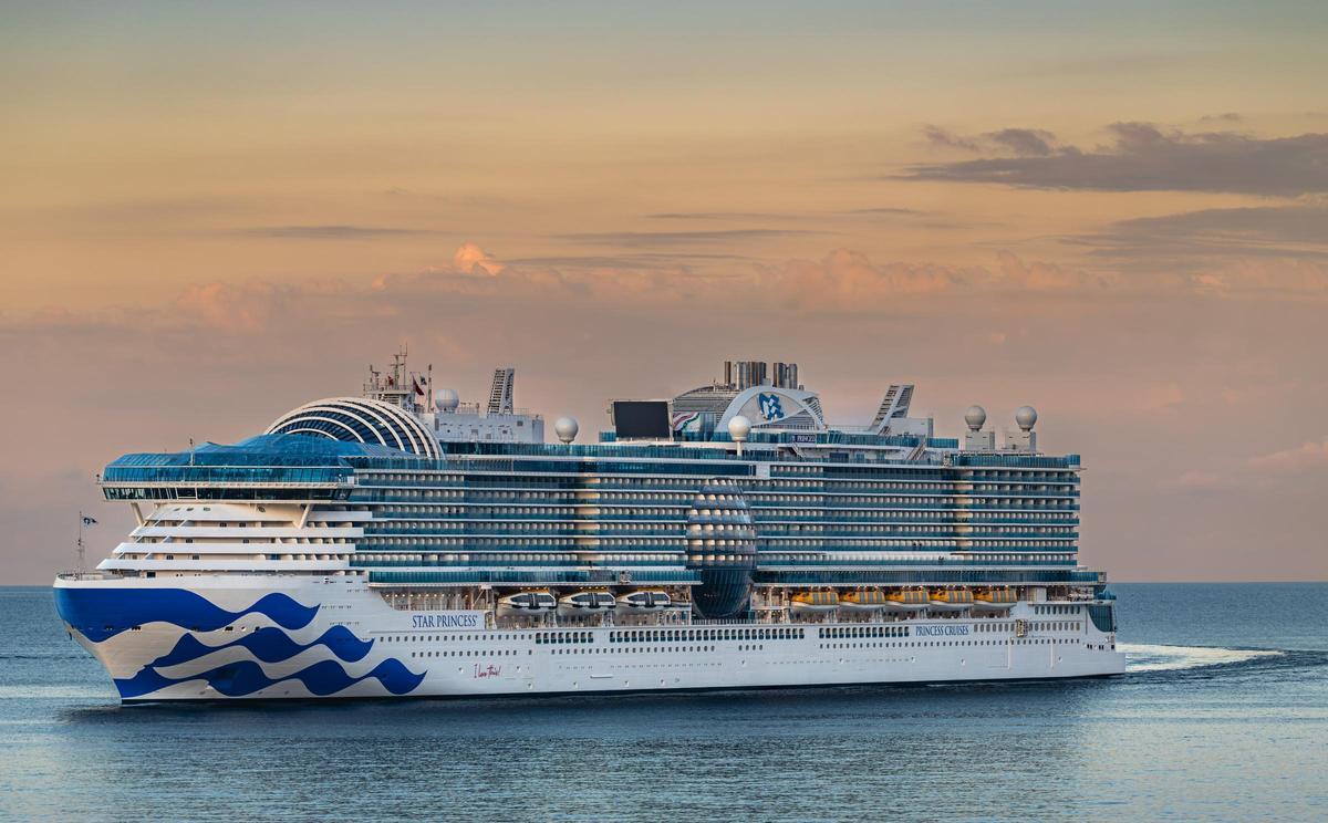 Imagen del Star Princess navegando.