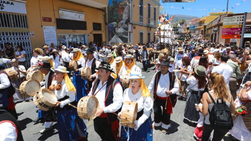 La organización cifra en &quot;miles&quot; la asistencia a este encuentro tradicional con las costumbres y el patrón de los granadilleros.