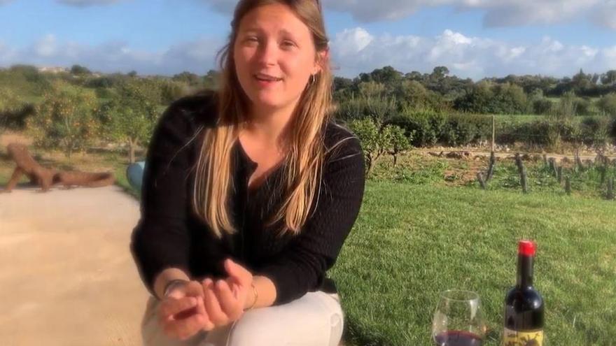 Pilar Barceló, de la finca de Son Menut, en uno de los vídeos.