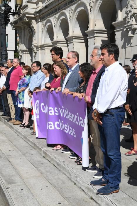 Minuto de silencio por el crimen en calle Gerión