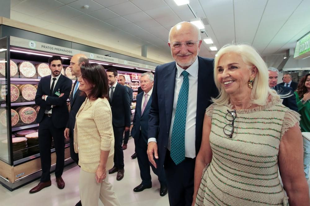 Inauguración del primer supermercado de Mercadona en Portugal.