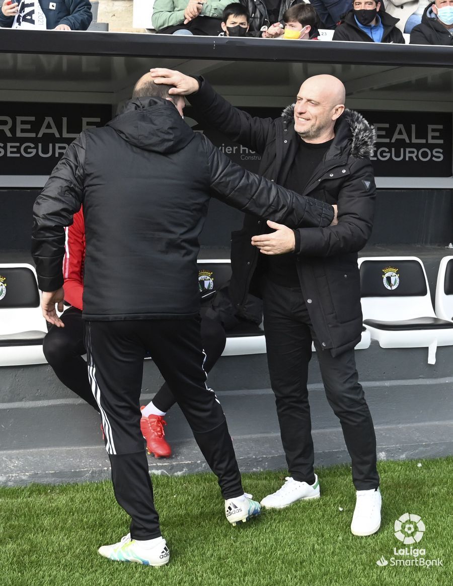 Las mejores imágenes de la victoria del Real Oviedo en Burgos (0-1)