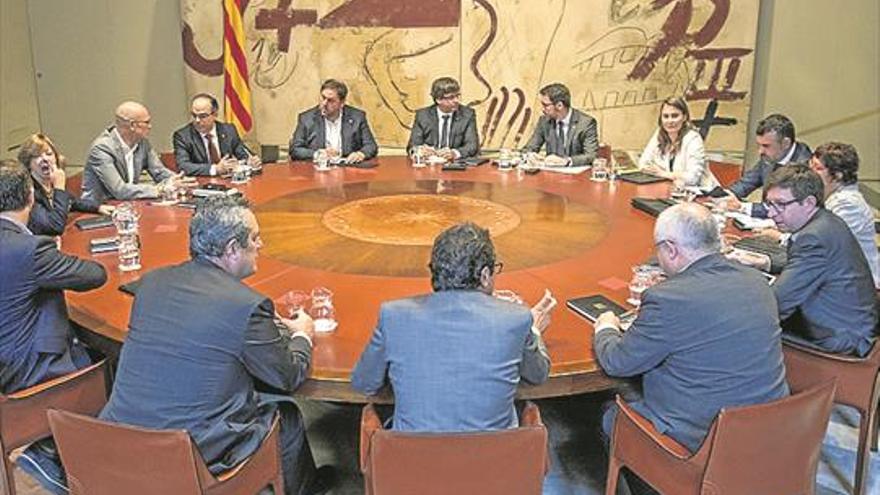 Un ‘Govern’ sustituido por la administración delegada