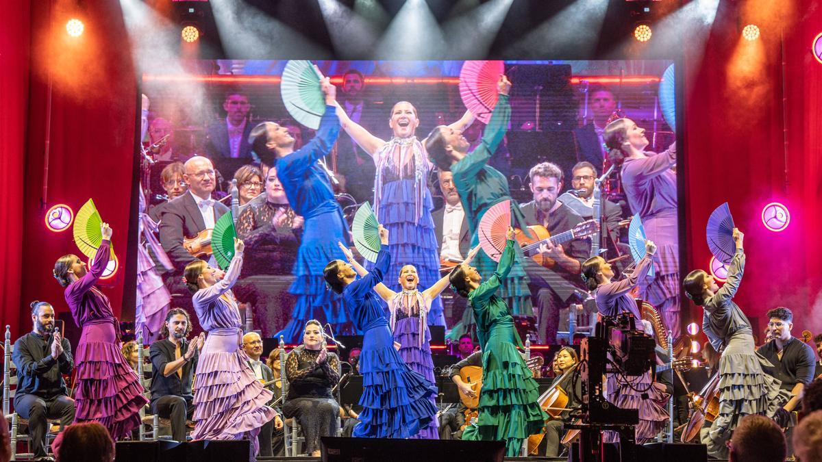 Josep Carreras y Sara Baras en concierto en Paseo de Gracia para cerrar la Copa América de Vela 2024