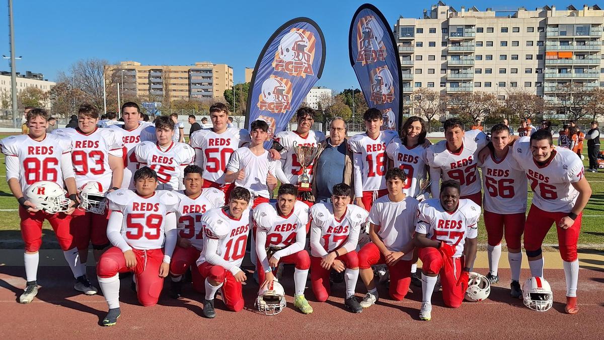 Els Reds es proclamen campions de la Copa Catalana Cadet i els Dracs Plata conquereixen la Copa Aleví de Futbol Flag