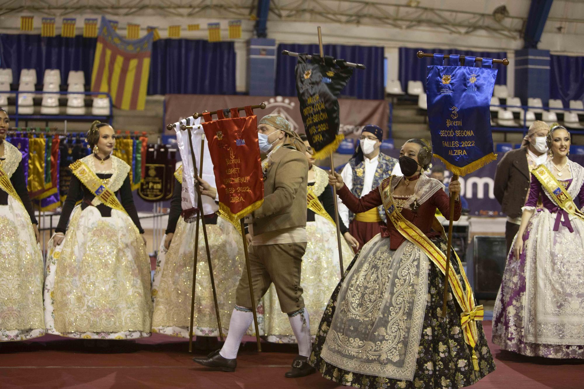 "Plaça Major reina en Alzira"