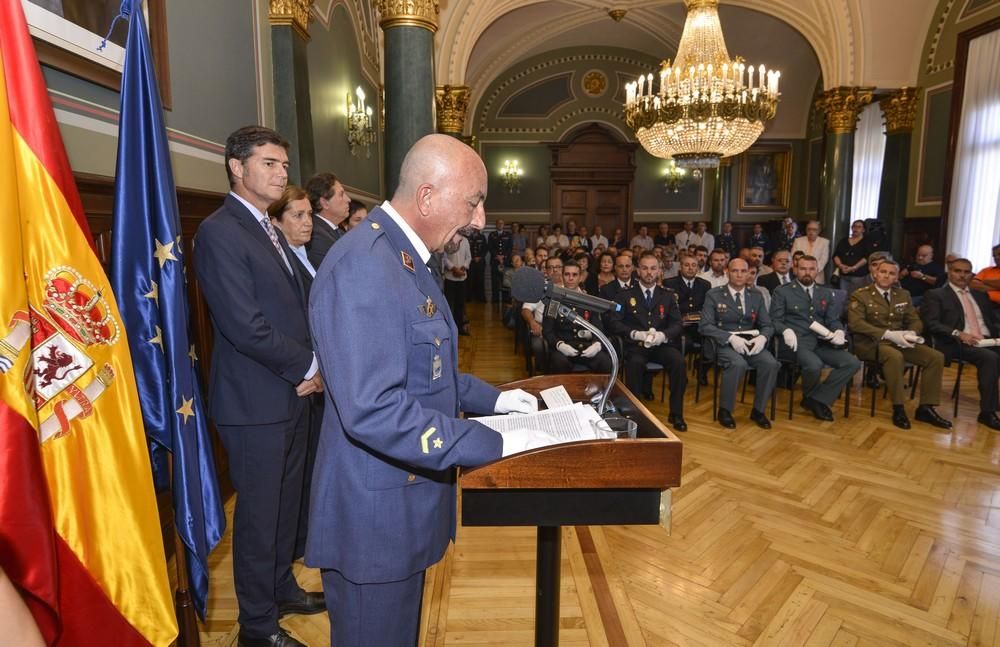 Entrega de medallas al mérito de la protección civil