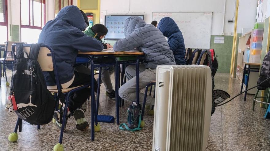 Sin calefacción en aulas de Elche en plena ola de frío: «Nuestros colegios son neveras»