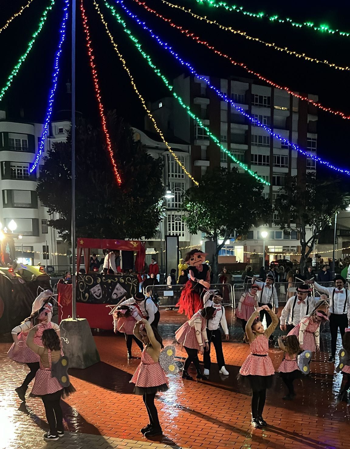 En imágenes: Así fue el multitudinario desfile de Carnaval en Luarca