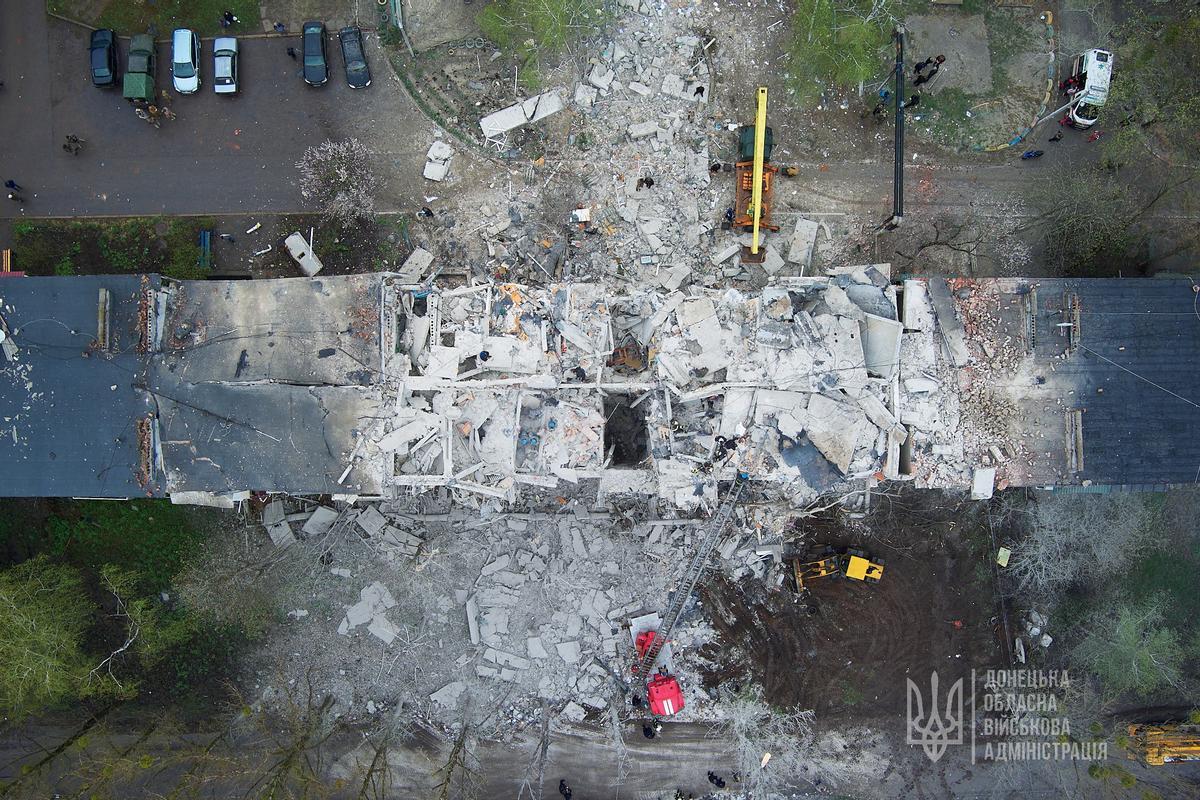 Nueve muertos y más de 20 heridos tras un bombardeo ruso en Sloviansk, en Donetsk.