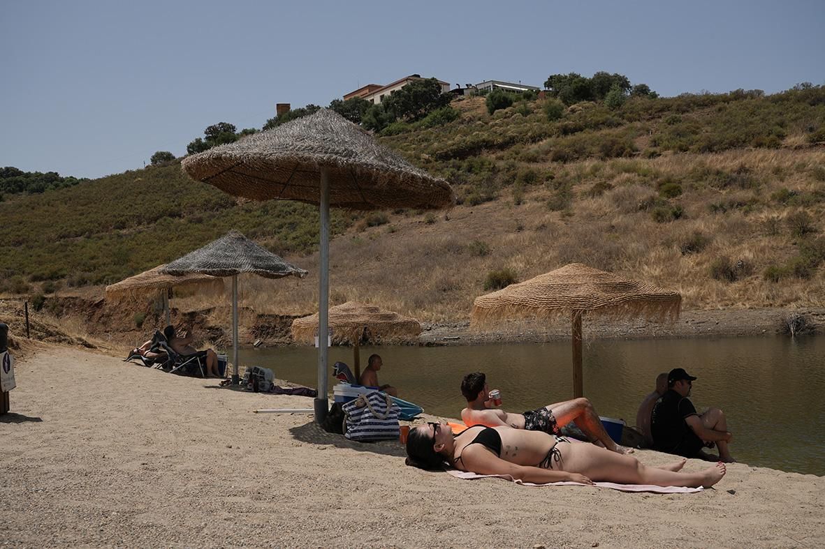 Abre la temporada de baño en la playa de La Breña