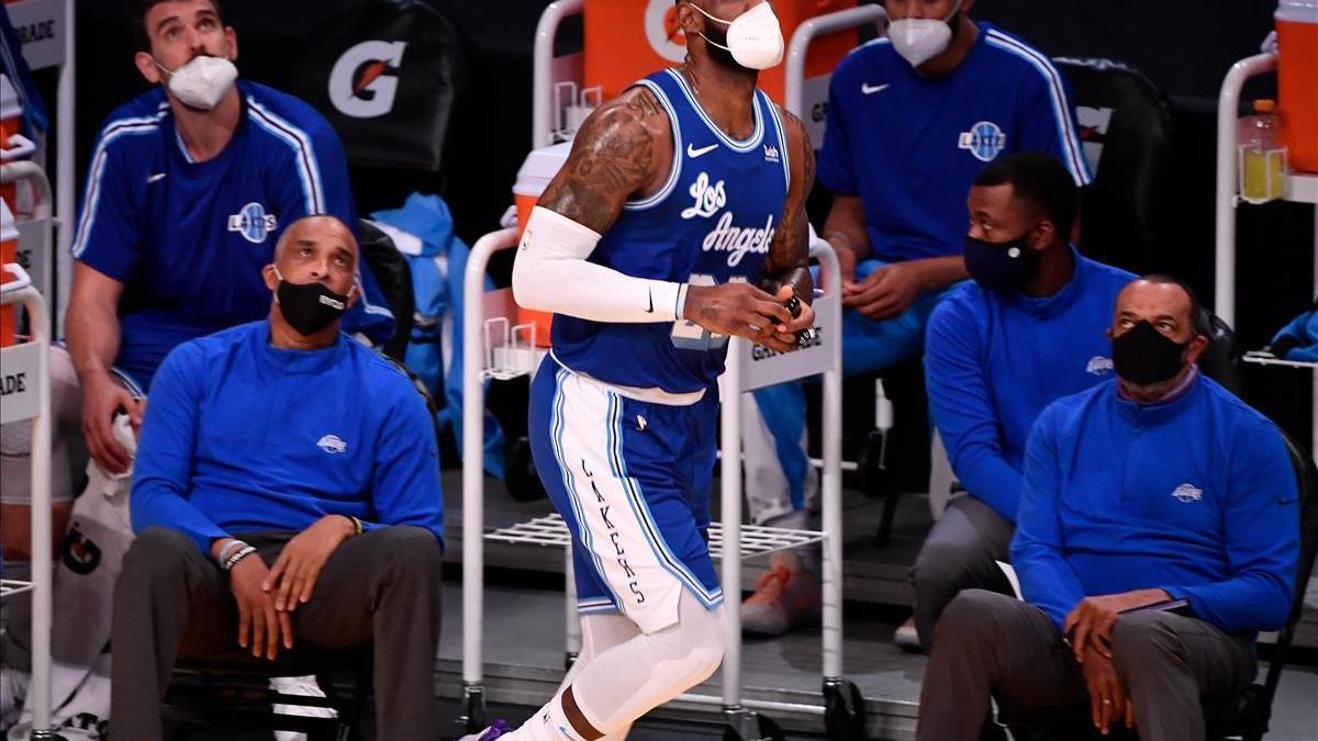 Jan 7  2021  Los Angeles  California  USA  Los Angeles Lakers forward LeBron James (23) wears a mask and heads to the scorers table to check into the game during the first quarter against the San Antonio Spurs at Staples Center  Mandatory Credit  Robert Hanashiro-USA TODAY Sports