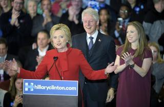 Hillary Clinton y Ted Cruz ganan en Iowa