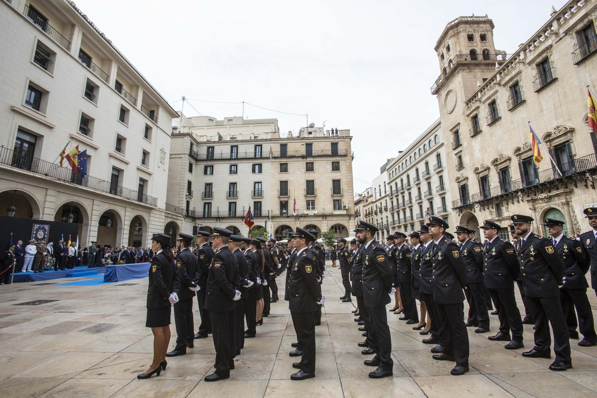 Actos de celebración del Patrón de la Policía Nacional en Alicante.