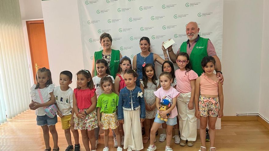 &quot;Flamenco y Compás&quot; dona 795 euros a la AECC de Toro