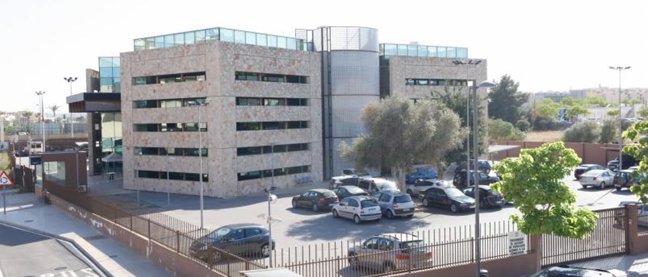 La denuncia fue interpuesta el miércoles, mismo día del incidente, en la Comisaría de la Policía Nacional de Ibiza.