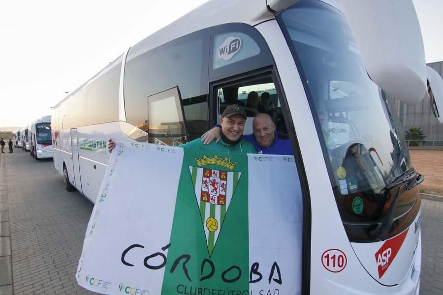 Aficionados del Córdoba CF rumbo a Huelva