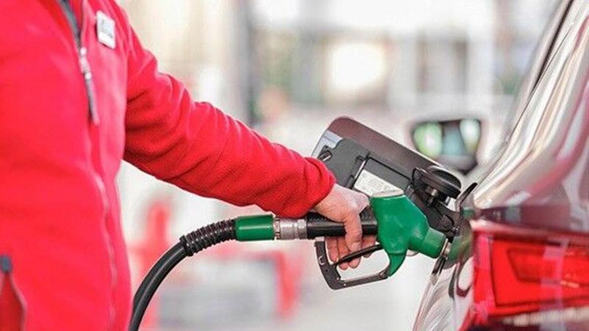 Multas de 700 a 900 euros después de repostar diesel y arrancar el coche tras las subida: 9,1 euros al llenar un depósito de 50 litros de gasolina o gasóleo en julio