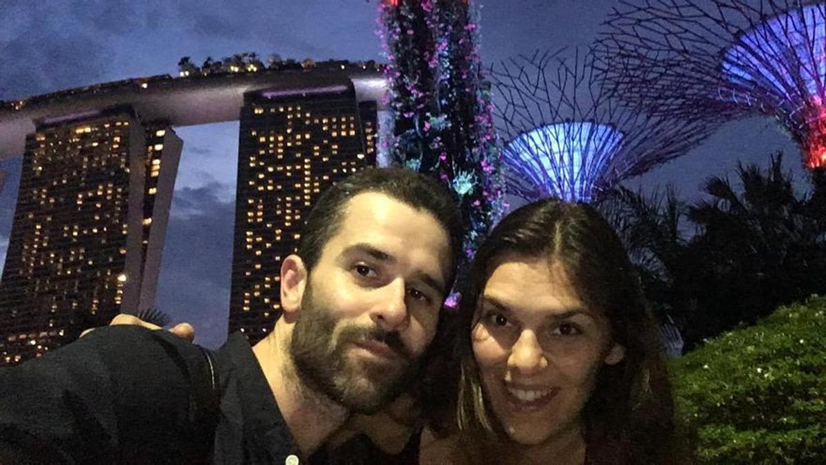 Iago y Estrella, en un viaje anterior a Singapur.