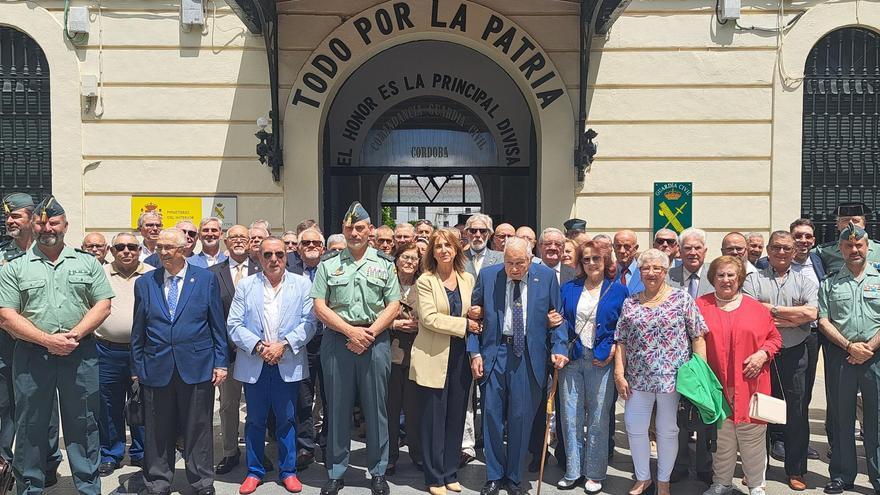 Homenaje en la Comandancia de la Guardia Civil de Córdoba a los agentes retirados.
