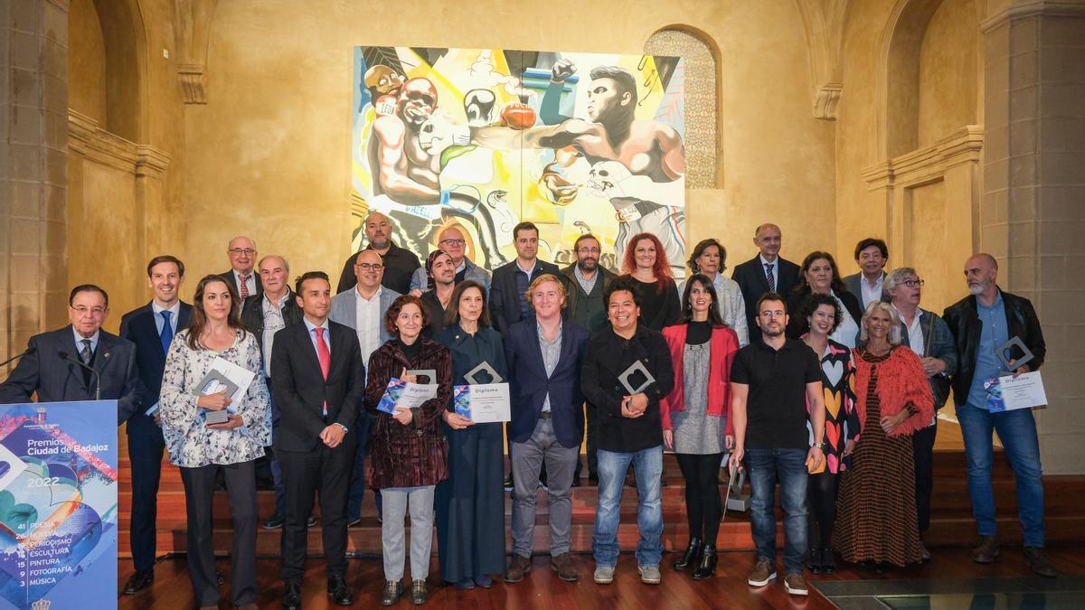 Foto de familia en la entrega de los premios Ciudad de Badajoz.