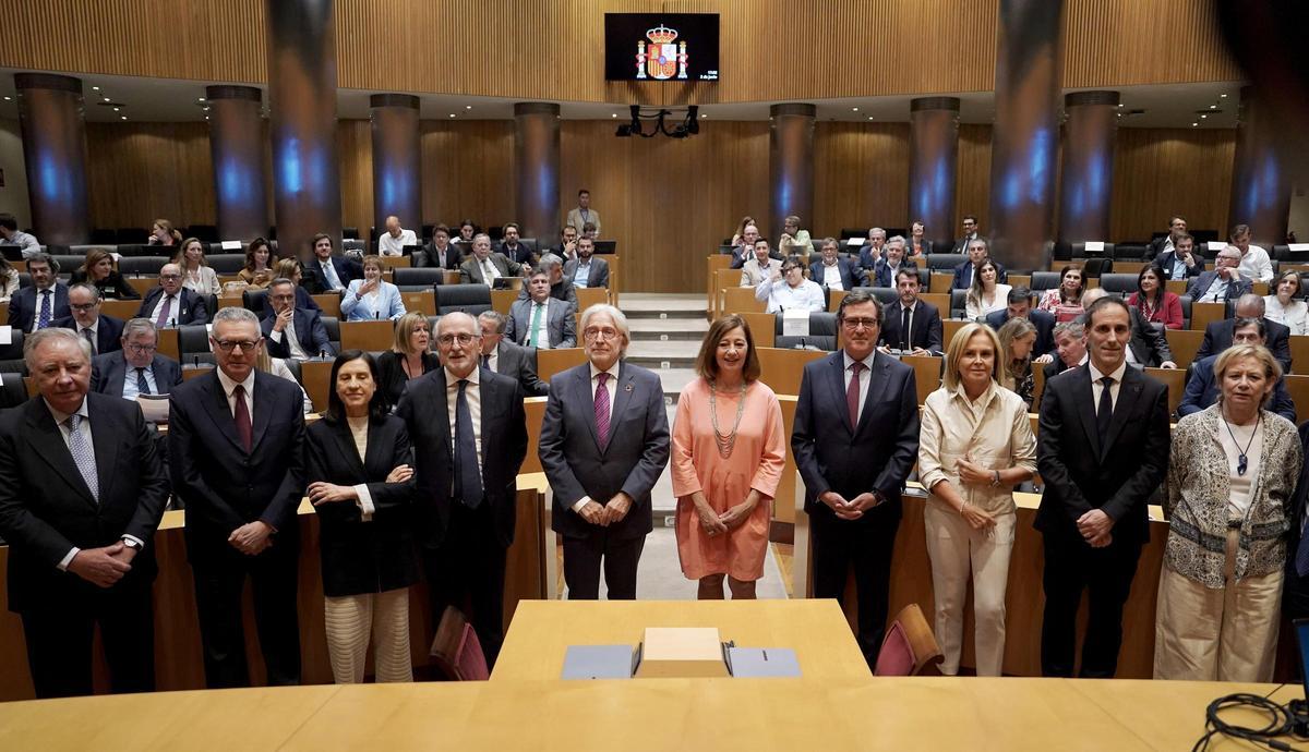 Sanchez Llibre pronuncia una conferencia en un acto del Sociedad Barcelonesa de Estudios Económicos y Sociales (SBEES) al que han acudido Francina Armengol, Antonio Garamendi, Antonio Brufau, José Luis Bonet, Ruiz Gallardón, entre otros.