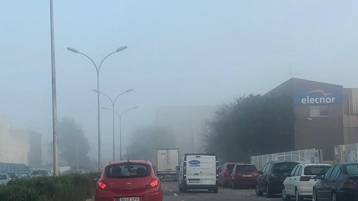 València ha amanecido hoy inmersa en una espesa niebla.