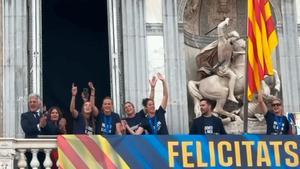 ¡Tenemos la mejor afición del mundo!. Así ha sido la fiesta del Barça femenino en el Palau de la Generalitat