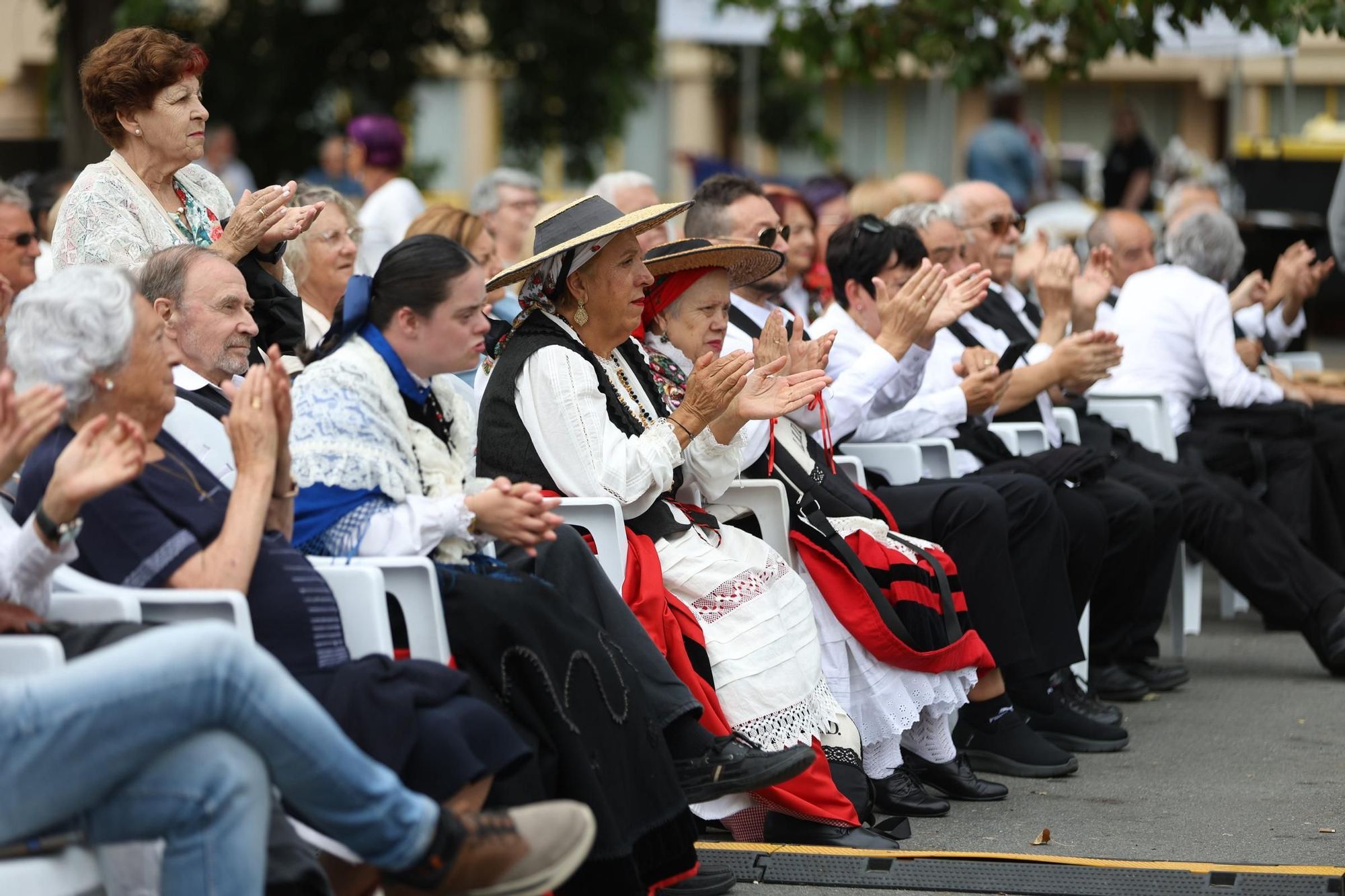 Las fiestas del barrio llenan O Birloque de música