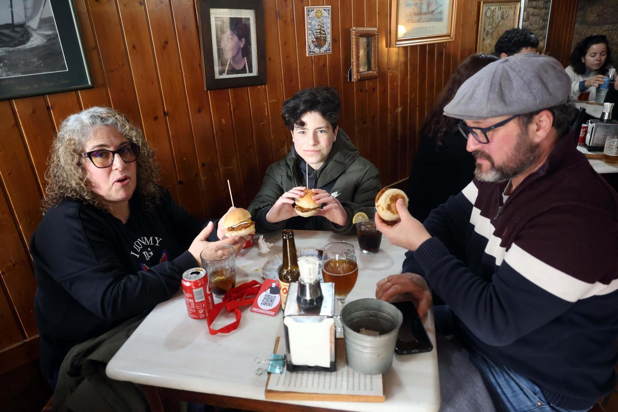 Protagonistas de la ruta de tapas Pinchanogrove, que continúa hasta el día 17.