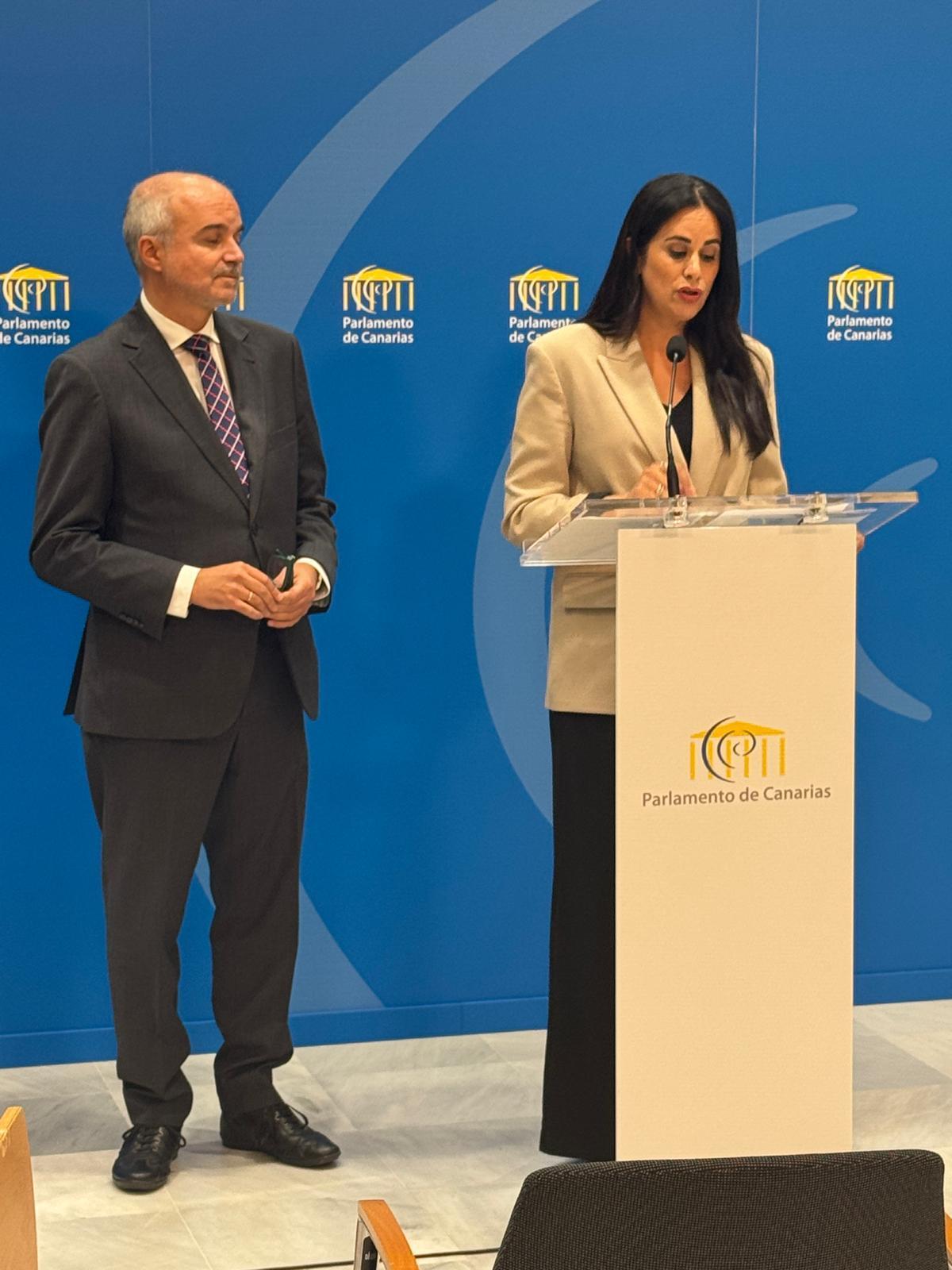 Díaz-Estébanez y Espino en rueda de prensa